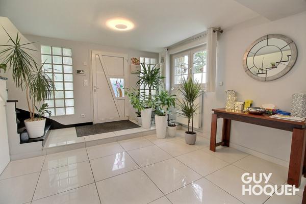 Port-Aviation - Superbe duplex de 121 m² avec terrasse, jardin privatif et parking