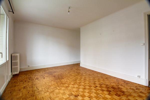 Location                                                      Appartement
                        
                     3 pièces                      64 m2                     à Saint-Chamond