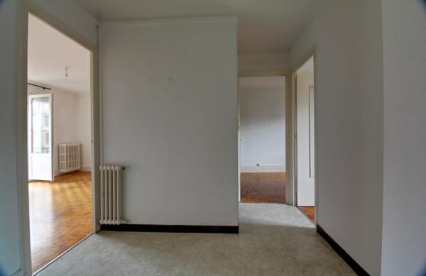 Location                                                      Appartement
                        
                     3 pièces                      64 m2                     à Saint-Chamond