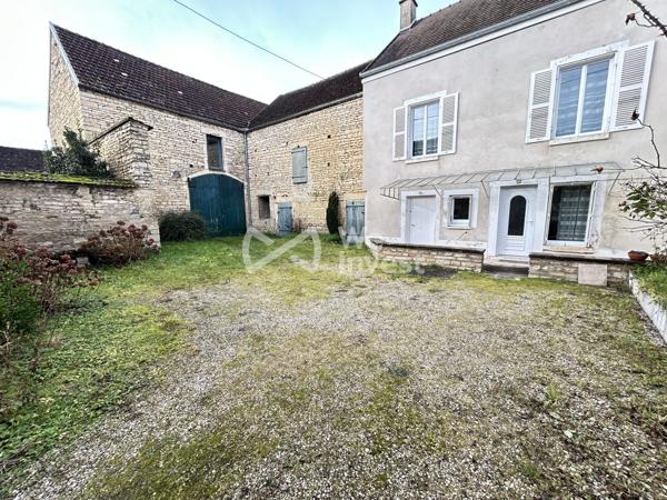 Authentique Corps de Ferme en Pierre avec Gros Potentiel – Ancy-le-Franc