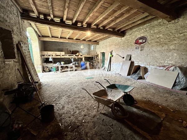 Authentique Corps de Ferme en Pierre avec Gros Potentiel – Ancy-le-Franc