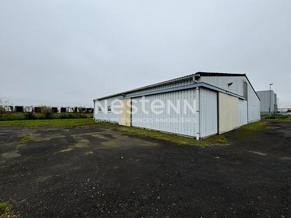 A vendre à LA FLECHE, local de plus de 400 m2