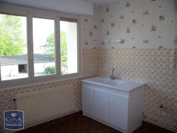 Appartement à louer 2 pièces 80.01m² Tournes (08090)