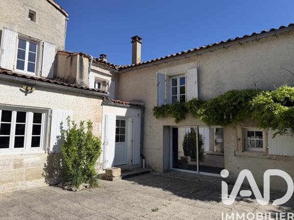 Maison à vendre 8 pièces 240 m² Saint-Amant-de-Boixe