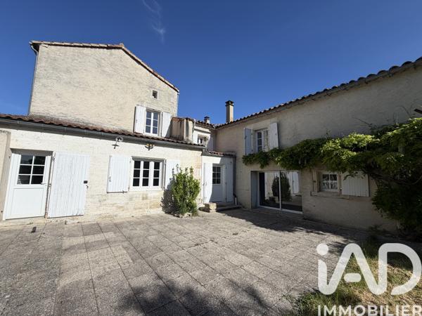Maison à vendre 8 pièces 240 m² Saint-Amant-de-Boixe