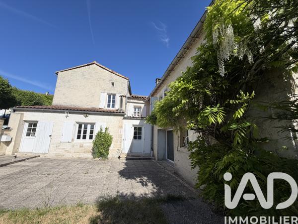 Maison à vendre 8 pièces 240 m² Saint-Amant-de-Boixe
