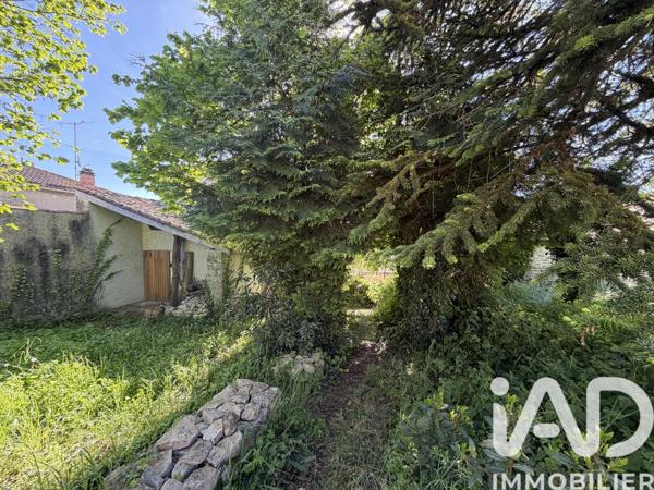 Maison à vendre 8 pièces 240 m² Saint-Amant-de-Boixe