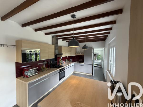 Maison à vendre 8 pièces 240 m² Saint-Amant-de-Boixe