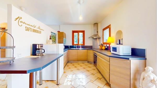 Ancienne bastide 6 pièces de 160m2 rénovée