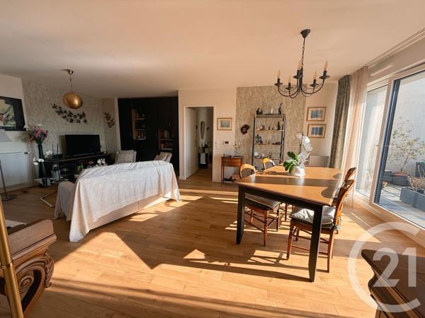 Appartement F5 à vendre  5 pièces - 98,40 m2 LA VARENNE ST HILAIRE - 94