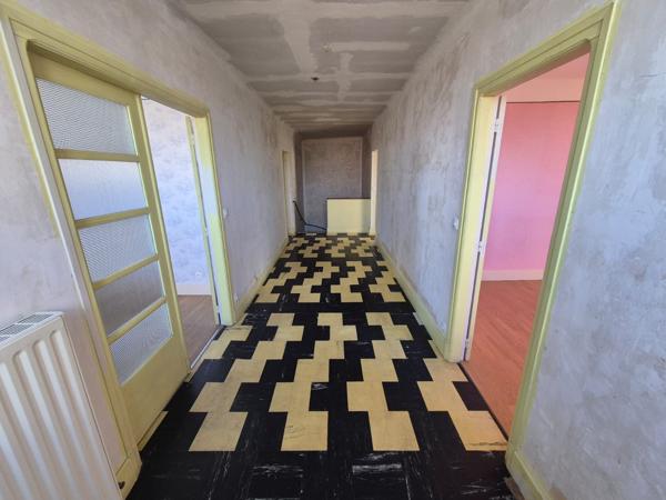 Maison 7 pièces - 198 m²