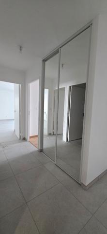 SAINT LAURENT DE MURE proche centre bourg - Type 4 neuf RT 2012 avec terrasse et jardin privatif S/O