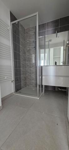 SAINT LAURENT DE MURE proche centre bourg - Type 4 neuf RT 2012 avec terrasse et jardin privatif S/O