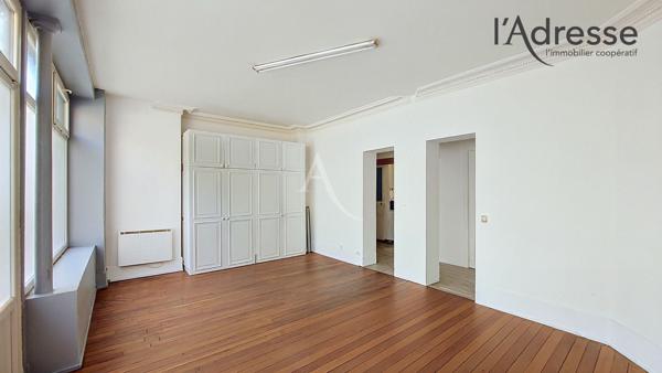 SURESNES limite centre ville PUTEAUX ; appartement souplex 3 pièces de 69 m²