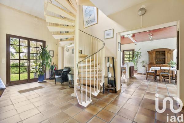 Maison à vendre 10 pièces 277 m² Saulx-les-Chartreux