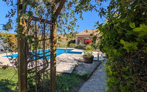 Maison à vendre    4 pièces •  Pézenas