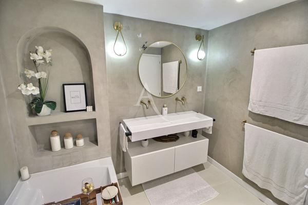 VILLA D'HARCHITECTE DE 181 M² ENTIÉREMENT RÉNOVÉE AVEC STUDIO ATTENANT