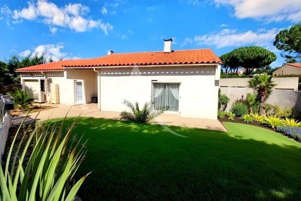 VILLA D'HARCHITECTE DE 181 M² ENTIÉREMENT RÉNOVÉE AVEC STUDIO ATTENANT