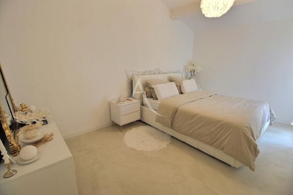 VILLA D'HARCHITECTE DE 181 M² ENTIÉREMENT RÉNOVÉE AVEC STUDIO ATTENANT