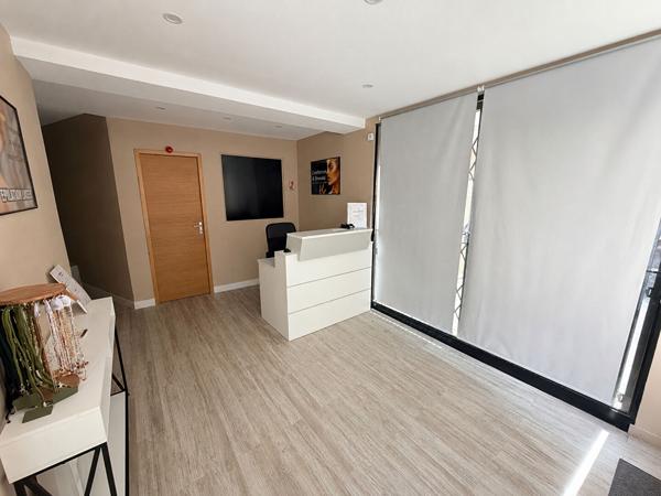 Aix centre - Local commercial 46 m²  + 2 parkings privatifs