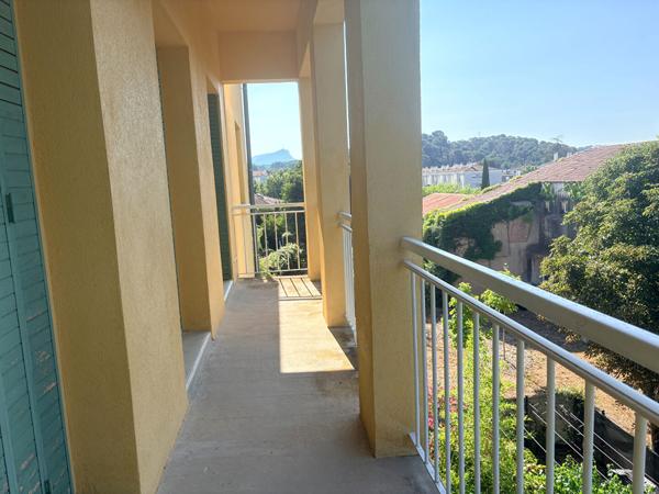 Appartement T4 de 78M2 avec terrasse et balcon dans résidence sécurisée