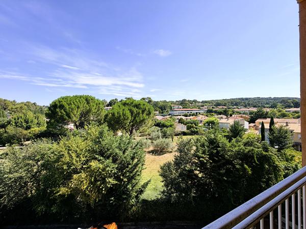 Appartement T4 de 78M2 avec terrasse et balcon dans résidence sécurisée
