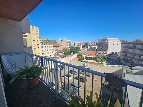 Appartement lumineux T3 60 m² traversant entièrement rénové en étage élevé , Arcachon