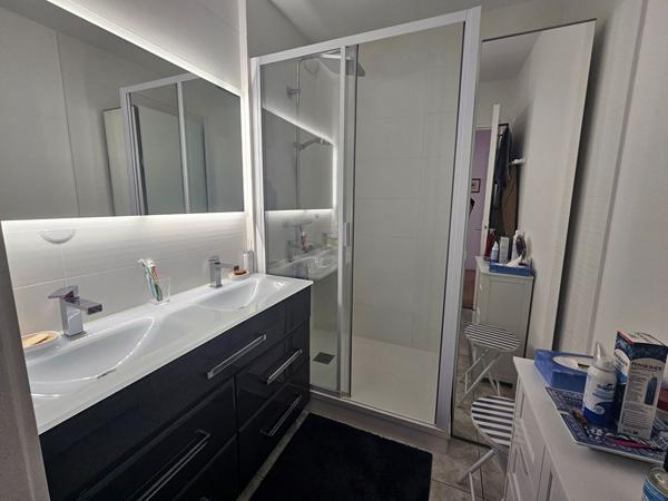 Appartement lumineux T3 60 m² traversant entièrement rénové en étage élevé , Arcachon