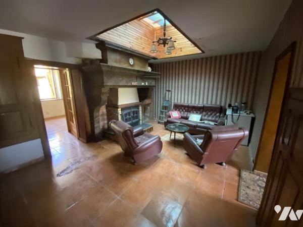 MAISON DE VILLAGE A RENOVER