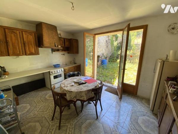 MAISON DE VILLAGE A RENOVER