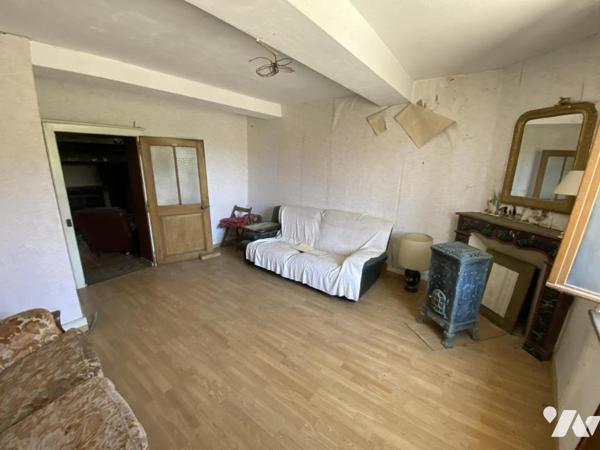 MAISON DE VILLAGE A RENOVER