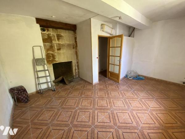 MAISON DE VILLAGE A RENOVER