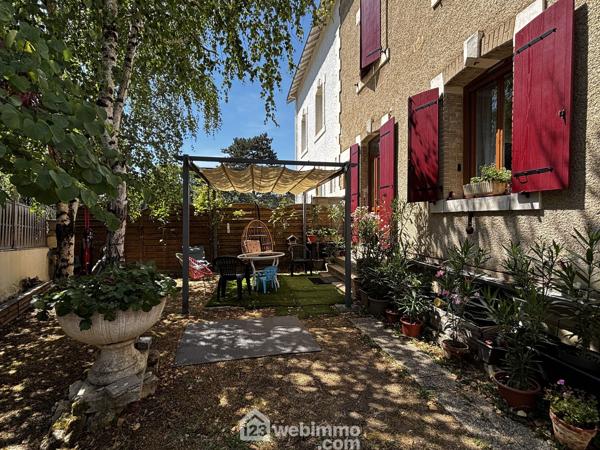 Maison de ville 136 m² à Saint-Benoît 86280