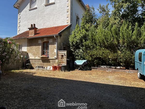 Maison de ville 136 m² à Saint-Benoît 86280