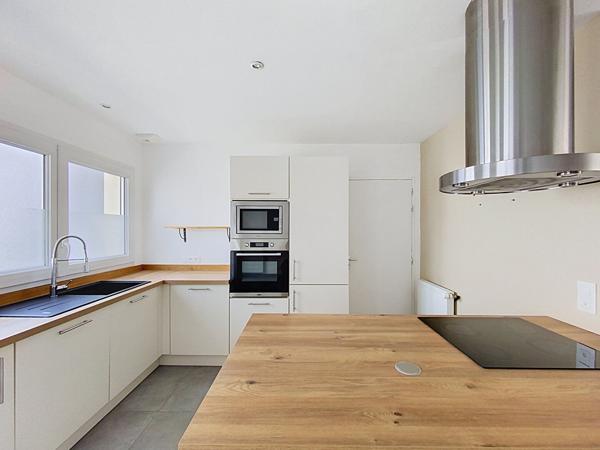 Maison Montreuil Juigne 4 pièce(s) 106 m2
