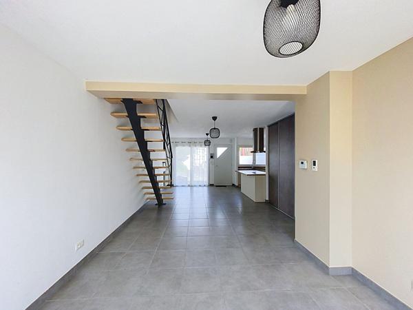 Maison Montreuil Juigne 4 pièce(s) 106 m2