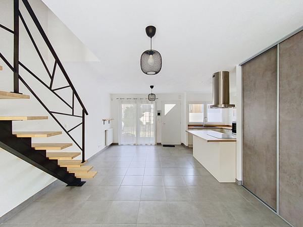 Maison Montreuil Juigne 4 pièce(s) 106 m2