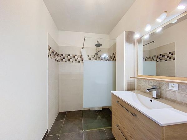 Maison Montreuil Juigne 4 pièce(s) 106 m2