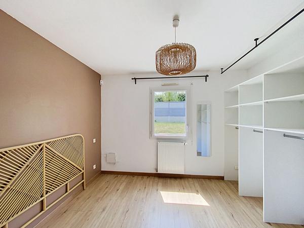 Maison Montreuil Juigne 4 pièce(s) 106 m2