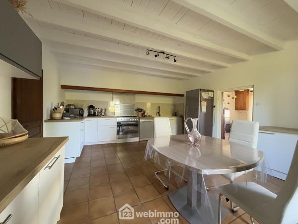 Maison de village 160 m² à Pouzauges 85700