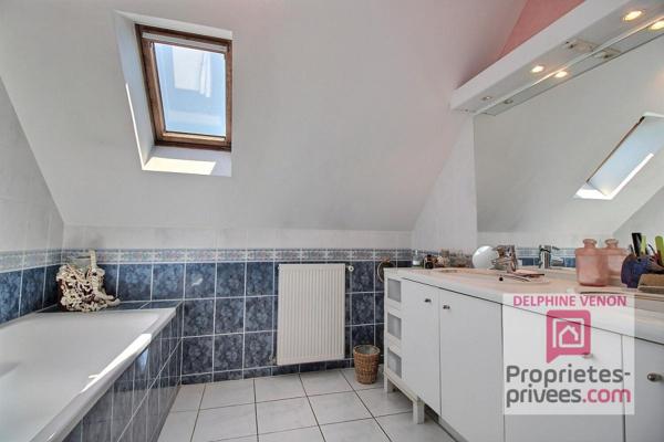 Propriété avec maison récente, plan d'eau et parc arboré de 6 619 m² à Sury Aux Bois