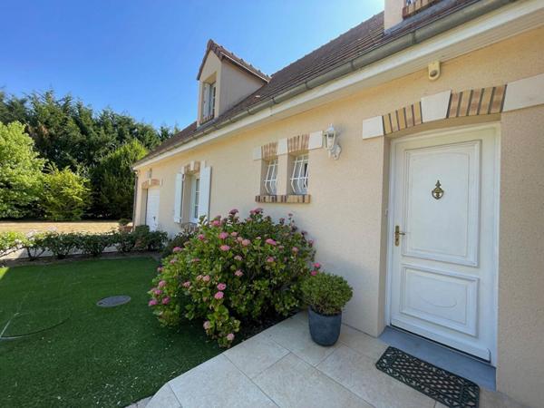 Propriété avec maison récente, plan d'eau et parc arboré de 6 619 m² à Sury Aux Bois