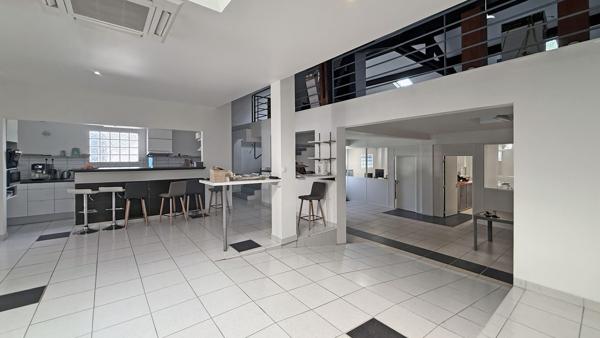 Local 430 m² à Ormesson-sur-Marne 94490