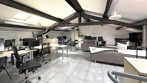 Local 430 m² à Ormesson-sur-Marne 94490