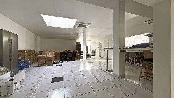 Local 430 m² à Ormesson-sur-Marne 94490