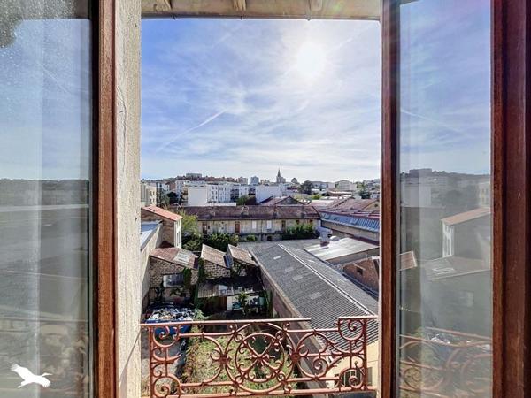 Appartement à vendre 149 000 € Oullins 2 p 40 m² DPE E