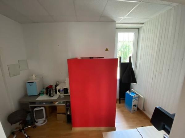 Local commercial, centre de Nozay.