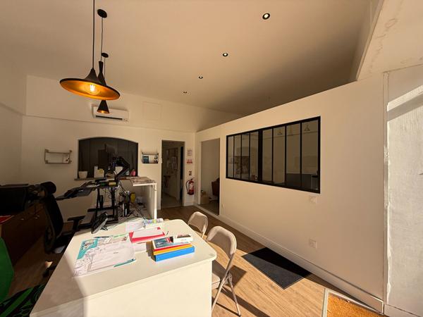 LOCAL COMMERCIAL EN REZ DE CHAUSSEE AU 4 CHEMINS - CARCASSONNE