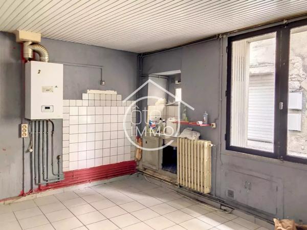 Sainte Foy la Grande : Maison d'habitation de 60 M² Local commercial 15 m²