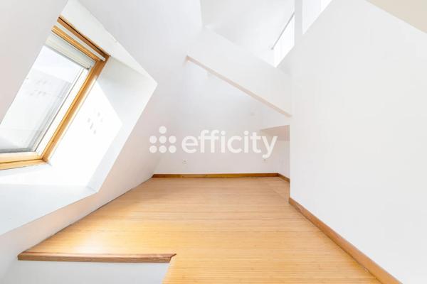 Loft
         2 pièces
        - 80 m² Exclusivité 172 000 € *